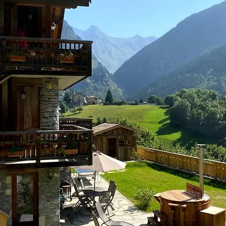 Des Trappeurs Coeur Vanoise 15 Persons شاليه