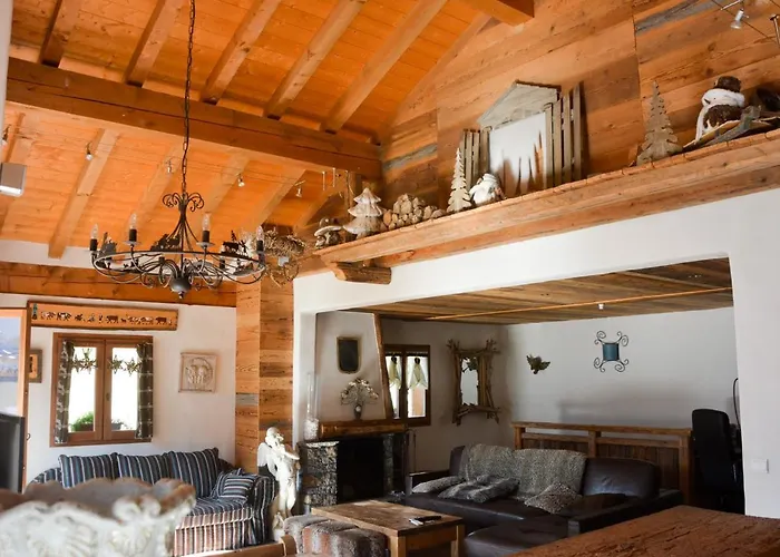 Des Trappeurs Coeur Vanoise 15 Persons 拉普拉涅