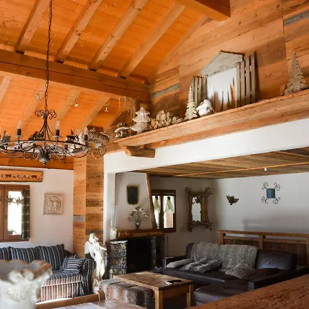 Des Trappeurs Coeur Vanoise 15 Persons La Plagne