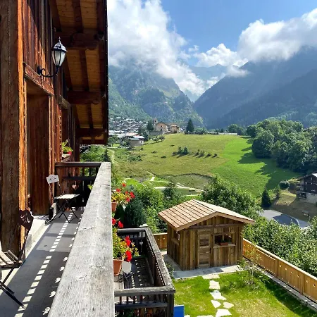 Des Trappeurs Coeur Vanoise 15 Persons *