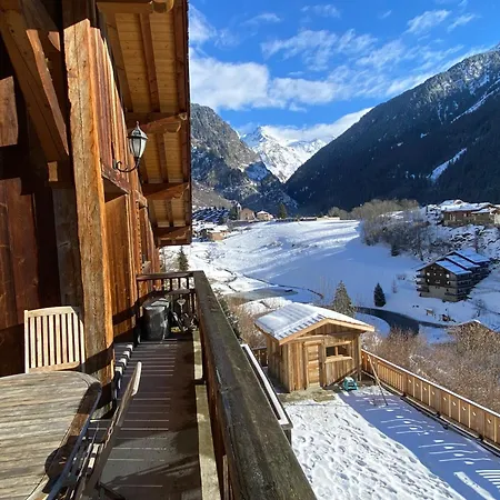 Chalet Des Trappeurs Coeur Vanoise 15 Persons La Plagne