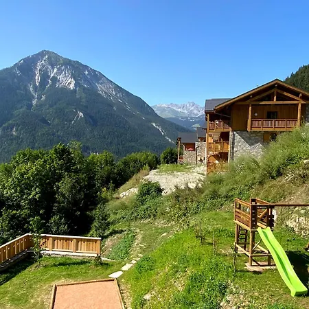 Des Trappeurs Coeur Vanoise 15 Persons Chalet